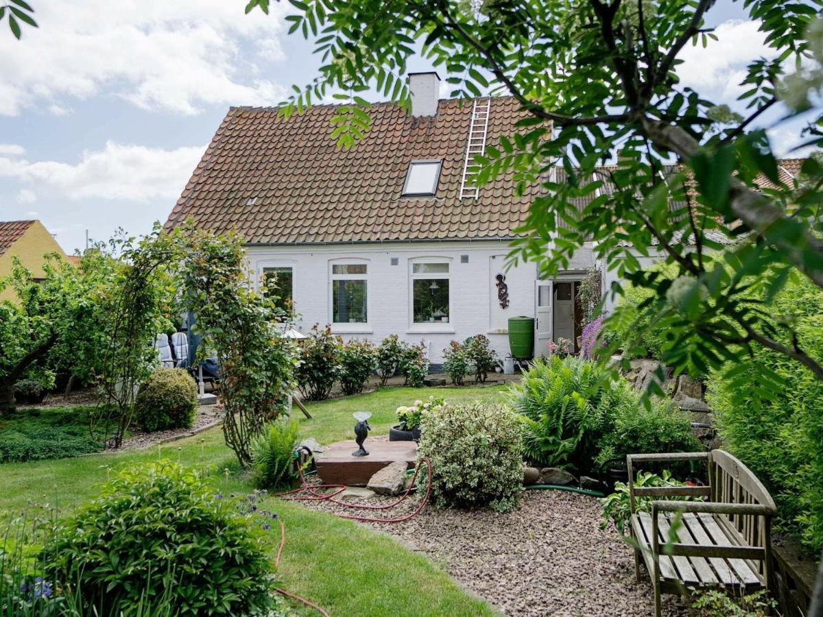 4 Person Holiday Home In Allinge Eksteriør billede